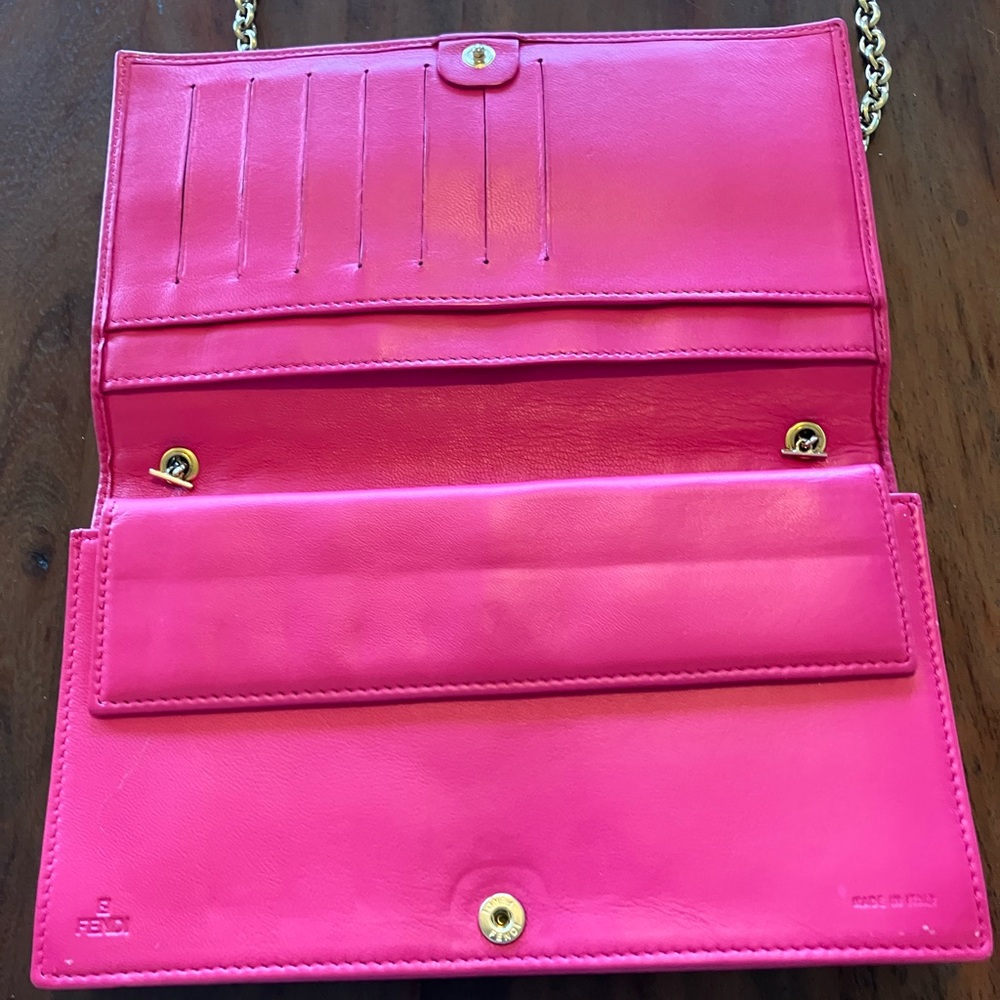 Fendi Pink Quilted wallet on a Chain beautiful condition! - Picture 4 of 8